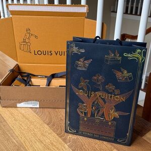 Louis Vuitton 2025 Holiday Shopping bag
